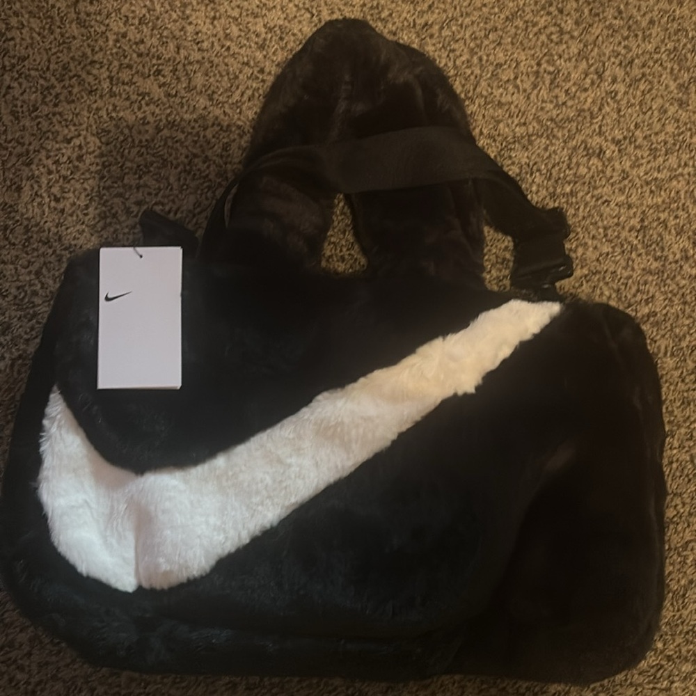 Nike Women Purse Nike Black Color. Double Handles to carry or use black straps. - Picture 3 of 4